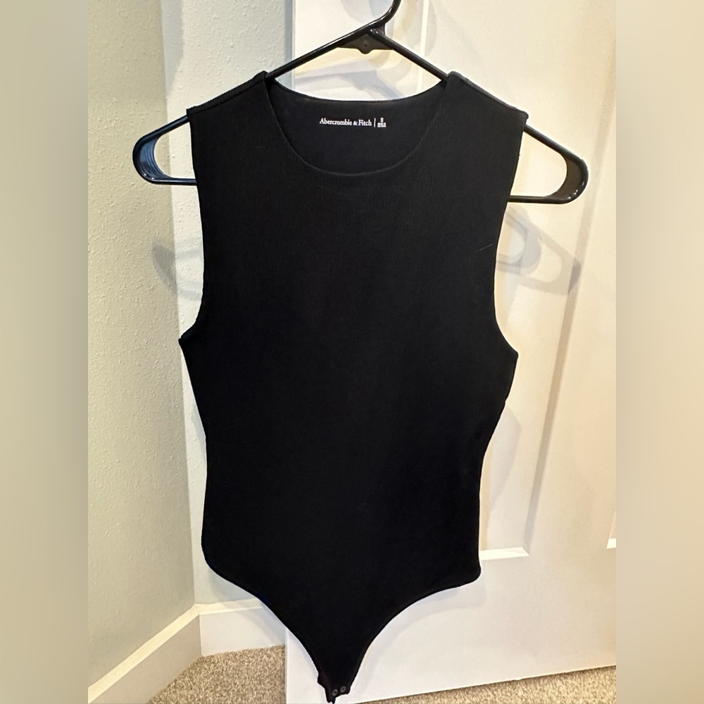 NWOT Black size small Abercrombie body suit. Never worn